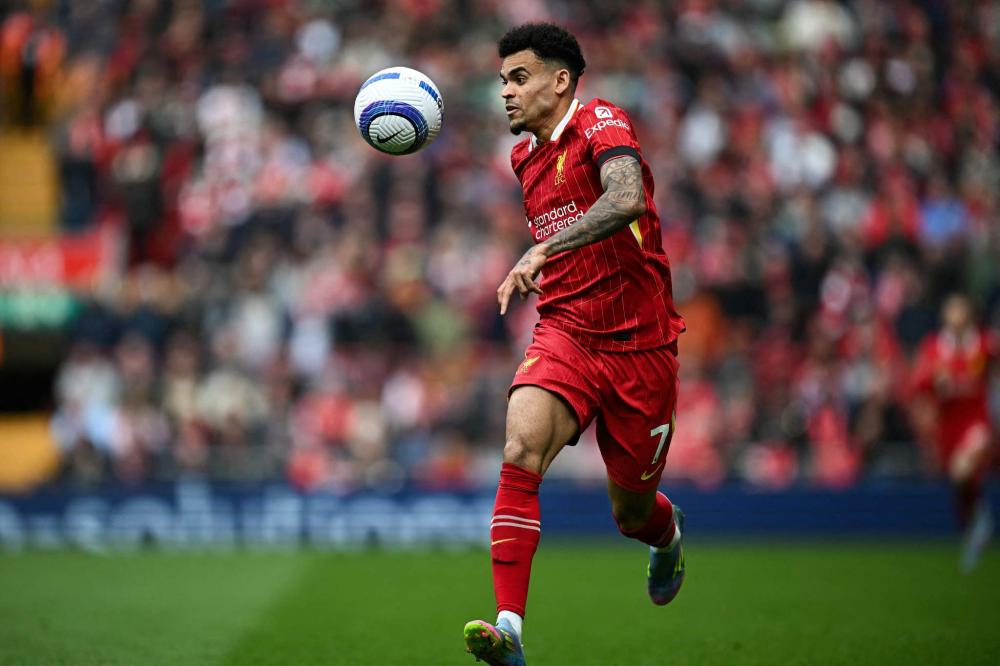 许钟豪为何击打对手，张宁连续小动作被无视，裁判尺度引发冲突.